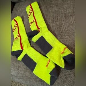 NEW 2 pr women’s L softball socks